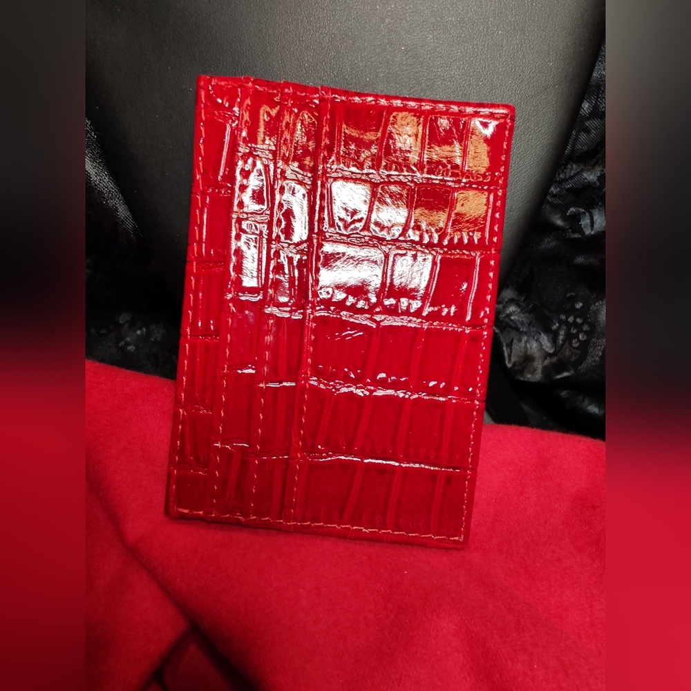 Red Crocodile Embossed Wallet - Picture 2 of 2